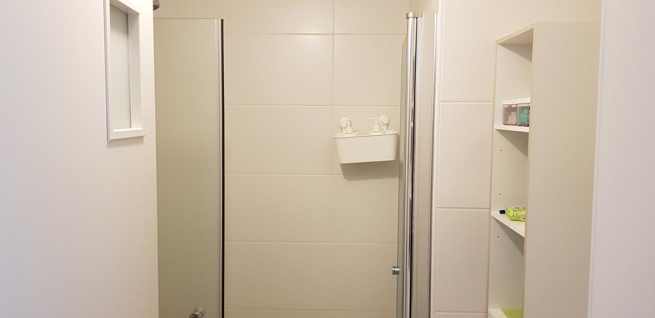 Private Bed/Bathroom In ネタニア エクステリア 写真