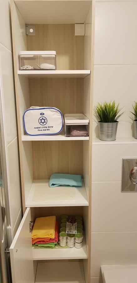 Private Bed/Bathroom In ネタニア エクステリア 写真